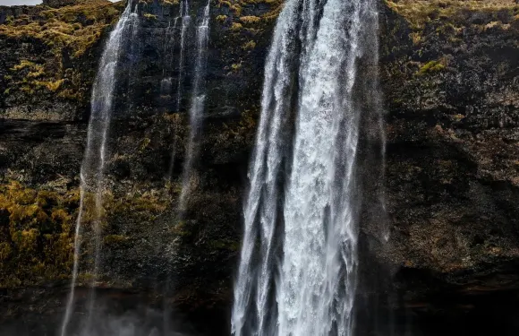 冰島雷克雅未克-經典小眾維克鎮+可周邊多日包車【精選老司機】