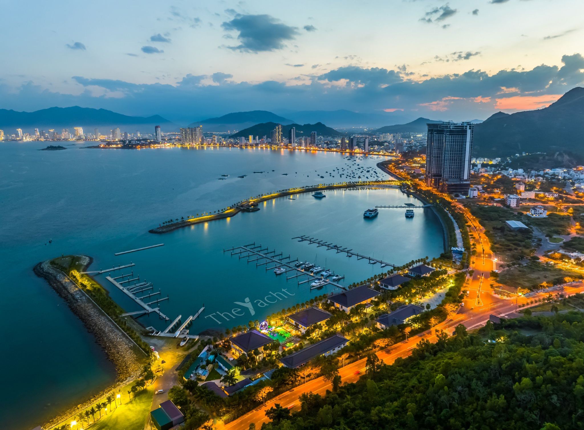 The Yatch BBQ Buffet At Ambassador Club Nha Trang