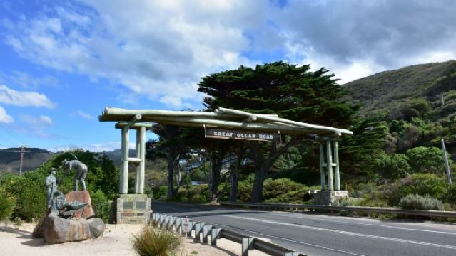 Eendaagse tour met gecharterde autovervoer en gids tegen de stroom in op de Great Ocean Road in Melbourne