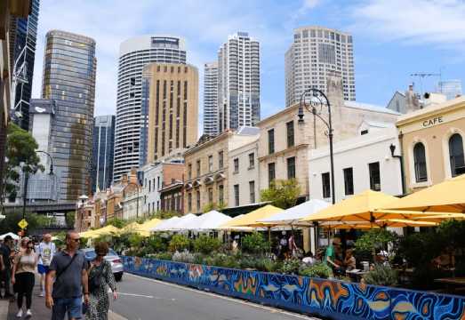 Sydney: Morning Sightseeing Bus to Bondi with Lunch Cruise AUD 233.92