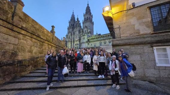Santiago de Compostela: legends tour and galician dinner