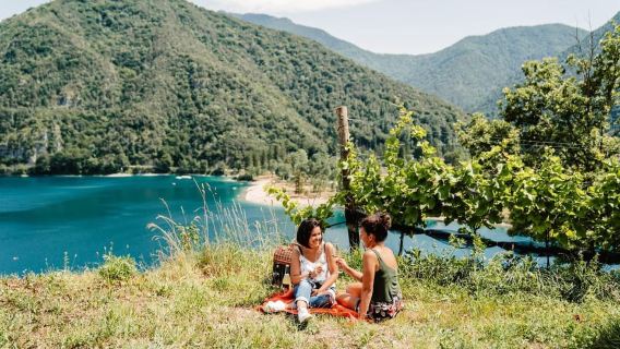 Hồ Ledro: Thưởng thức rượu vang Pic Nic với tầm nhìn tuyệt đẹp ra hồ