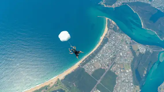 From Sydney: Tandem Skydive Experience over Newcastle Beach