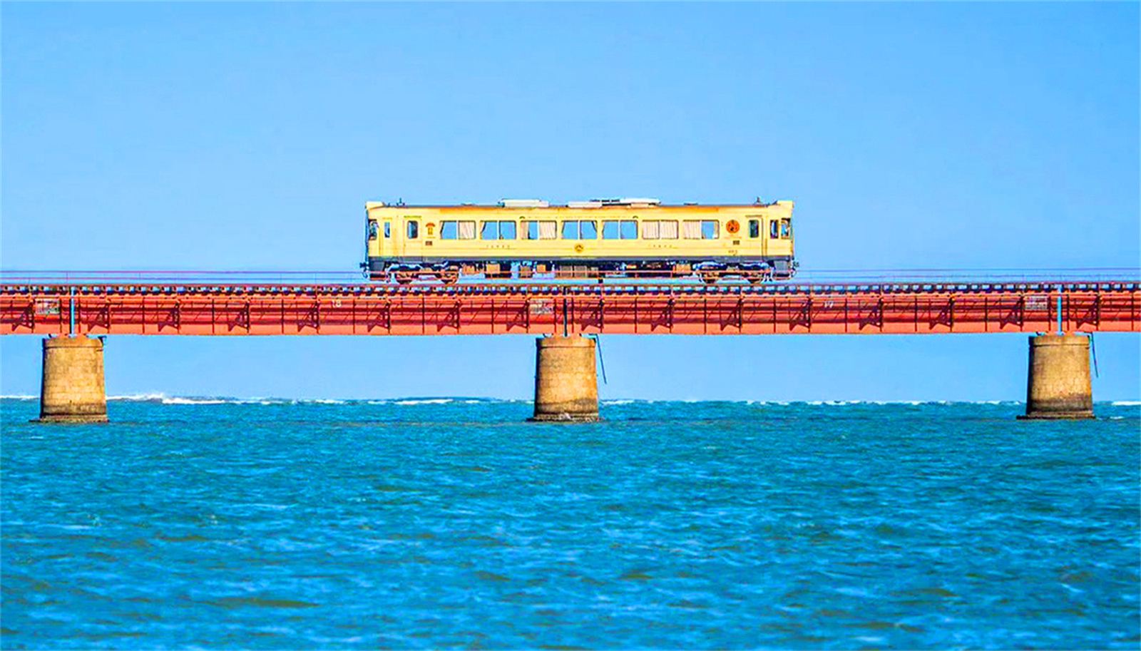 Tagesausflug mit dem Zug am Meer von Kyoto Tango, zur Brücke des Himmels und zu den Bootshäusern von Ine, inklusive Zugfahrt und optionaler Bootsfahrt