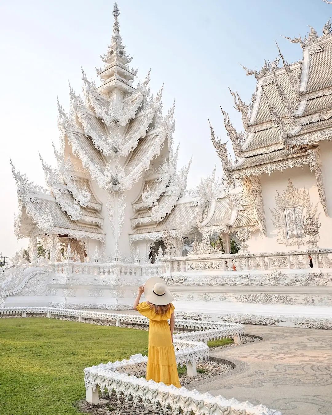 Chiang Rai Baan Dam Museum + Wat Rong Khun - White Temple + Blue Temple Day Tour [Private Charter & Customizable Itinerary & Dedicated Vehicle & Exclusive Small Group]