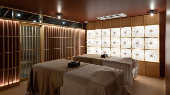 ดิออร่า ออนเซ็น & สปา สาทร