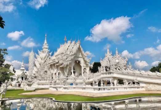 Chiang Rai 1-day tour to three temples, check in at the blue, white, and black surreal art landmarks, and immerse yourself in dreamy architecture