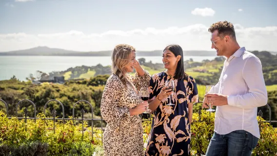 tour 1 ngày Đảo Waiheke từ Auckland, New Zealand (Bao gồm đồ ăn và thức uống + vé phà + buýt)