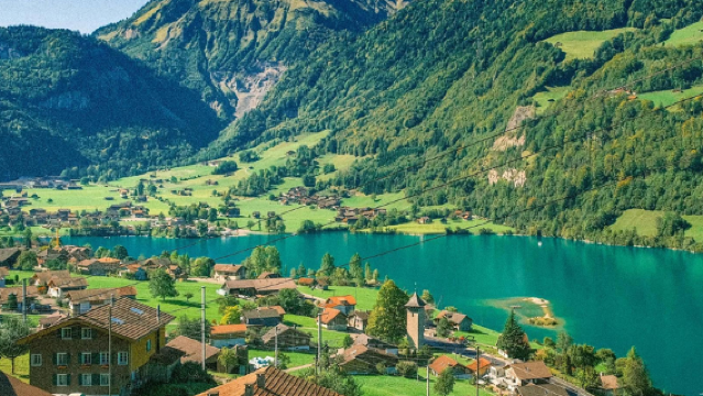 lawatan sehari dongeng gunung salji dalam kumpulan kecil eksklusif 2-8 orang berbahasa Cina ke Jungfrau Switzerland + pekan Lungern dengan kongsi kenderaan