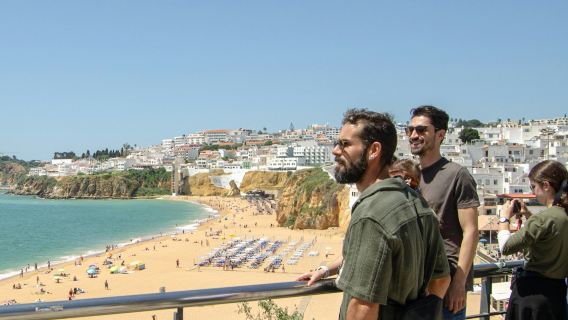 Albufeira: Guided Walking Tour + Food & Drink Tasting