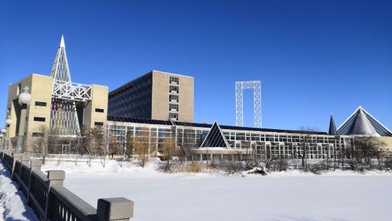 Ottawa War Museum + ByWard Market + Parliament Hill + Rideau Canal day tour in Canada