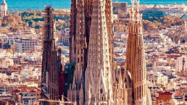 Spain + Barcelona Day Tour / Visit Gaudí's Masterpieces - Flexible Itinerary - Customizable