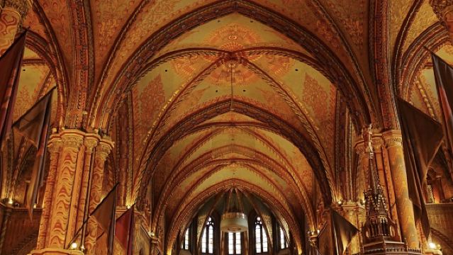 Lawatan sehari sewaan peribadi ke Dataran Pahlawan Hungary + Fisherman's Bastion + Gereja Matthias + Istana Buda