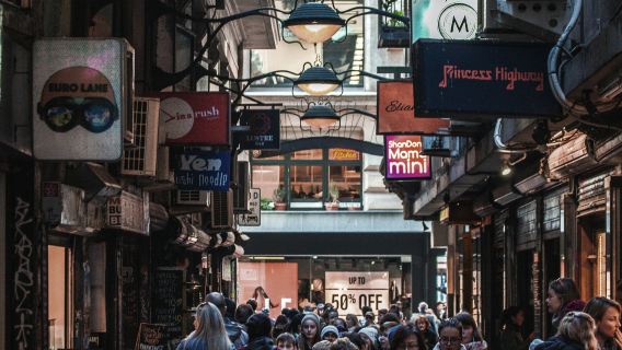 Book after inquiry / Melbourne Eureka Skydeck Federation Square Flinders Street Airport / Point-to-point transfer / Travel guide driver / Private car service