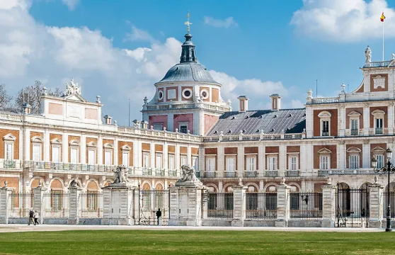 埃斯科里亞爾修道院+阿蘭胡埃斯王宮一日遊