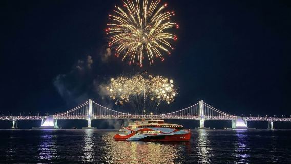 502-Passagier-Premium-Sunset-&-Feuerwerk-Festival-Superyacht-Tour