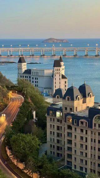 Dalian coastal city 1-day tour | Xinghai Square + Binhai Road + Tiger Beach [private charter, admission ticket not included]