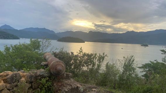 Paraty: A Speedboat Sunset Experience