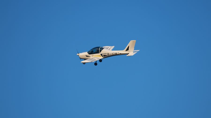 【環邕江飛行體驗】廣西南寧潿渡航空運動基地/阿若拉SA60L飛機（機長一帶一/可體驗操縱飛機）