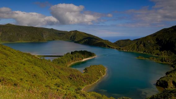 Lagoa do Fogo & Hot Springs: Day Trip from Ponta Delgada