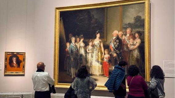Madrid: Prado Museum and Tapas & Wine Tour with Local Guide