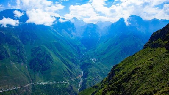 Arequipa: 1 day tour to the Colca Canyon + Thermal Baths