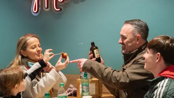 Roma: tour gastronomico in Vespa Sidecar con autista