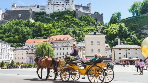 Tour privato a piedi del centro storico di Salisburgo, della fortezza e della cattedrale