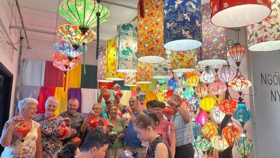 與 Lynn 一起製作燈籠