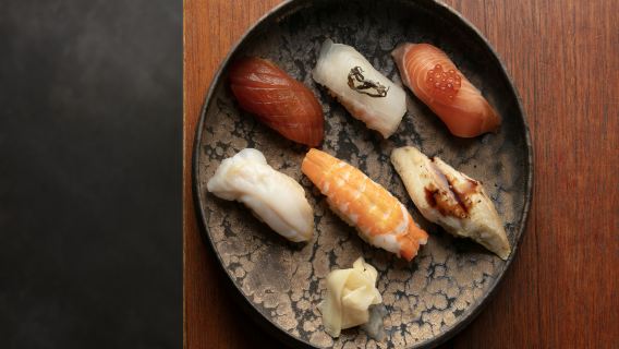 [Sushi and Skewers and Me Sanjo Ohashi Branch] Japanese Black Wagyu Steak and Sushi Platter Package