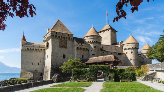 瑞士西庸城堡+洛桑小鎮包車一日遊