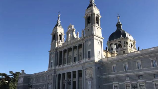 馬德里-阿穆德納聖母主教堂-馬德里王宮-國家藝術中心-一日遊