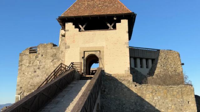 匈牙利布達佩斯聖安德烈+維謝格拉德高堡一日遊【中文專車出行】