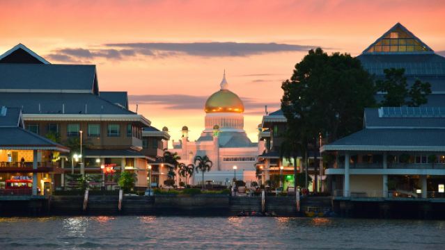 汶萊|【港口接駁】傑米清真寺+水上村+皇家博物館一日遊