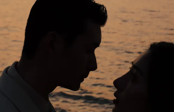 正寧旅拍【人民廣場/文化館/瞭望台/司機導遊兼旅拍+婚紗照航拍微電影】