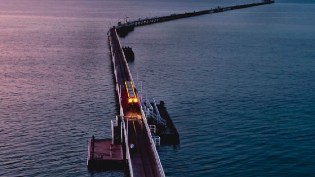 Bahnfahrkarte für die Hin- und Rückfahrt zum Busselton Jetty in Australien | Genießen Sie die Bucht von Geographe