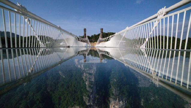 Thrilling challenge: Zhangjiajie grand canyon + glass bridge 1-day tour, exciting canyon amusement park