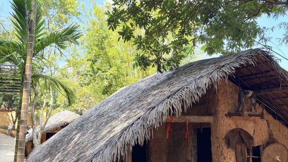 Tour giornaliero all'area culturale Li e Miao di Binglanggu, Hainan (include prelievo e rientro in hotel)