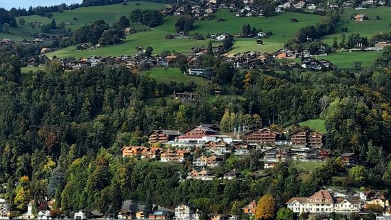 Berdepart dari Zurich: Lawatan Sehari ke Bern + Istana Thun + Bandar Lama (Tiket Masuk Tidak Termasuk)