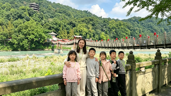 Dujiangyan City med manuell guidning | Stjärnföreläsare om humaniora | Möjlighet att gå med i grupp eller VIP-privat grupp | Djupgående ren utforskning