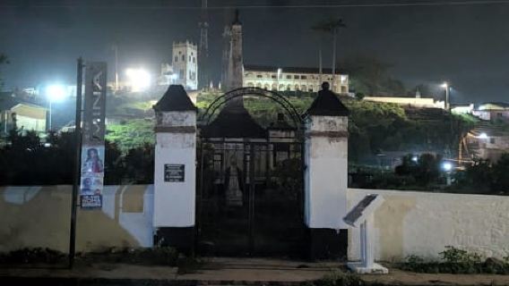Elmina: Harbor, Castle Views & Township Evening Walking Tour