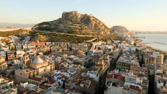 Alicante: Bullring and Castle Guided Tour with Taxi Transfer