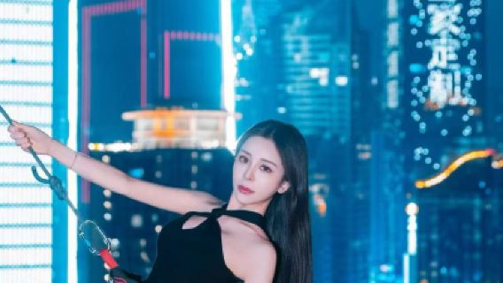 Pemotretan perjalanan rappel atap Chongqing Times Tianshi | Melihat lampu dua sungai dari atas + memotret film cyber kota pegunungan