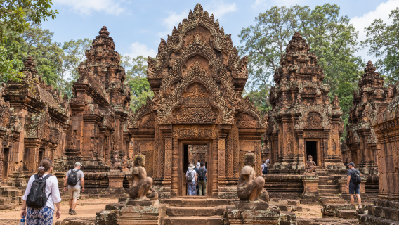 2-hour cultural tour of Indian mythology and pink sandstone at Banteay Srei Temple in Siem Reap, Cambodia
