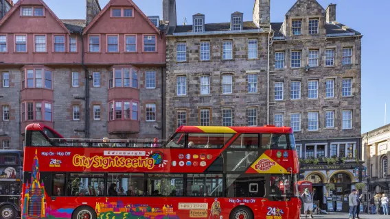 Bus hop-on hop-off a Edimburgo, Regno Unito