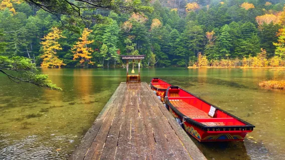Saisonal begrenzt: Nagoya-Spaziergang durch Kamikochi – Tagestour (Myojin-Teich, Kappa-Brücke und Taisho-Teich)