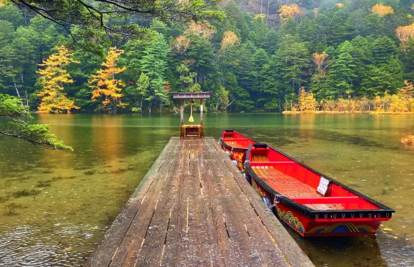 季節限定：名古屋漫步上高地一日遊(明神池&河童橋&大正池)