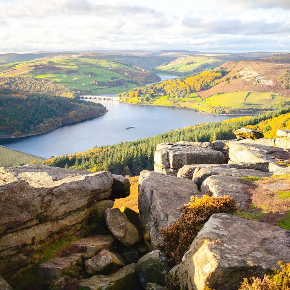 Peak District National Park + Chatsworth House + Buxton Day Tour