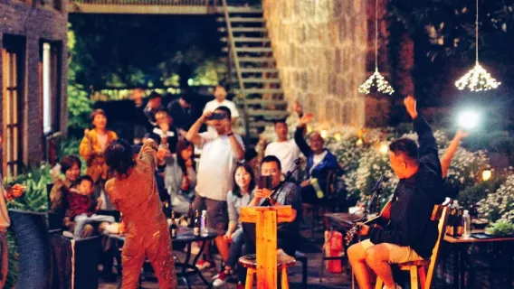 Eatwith Sharing Moment - Lijiang - Come to the home at the foot of the snow-capped mountains to chat and eat hotpot