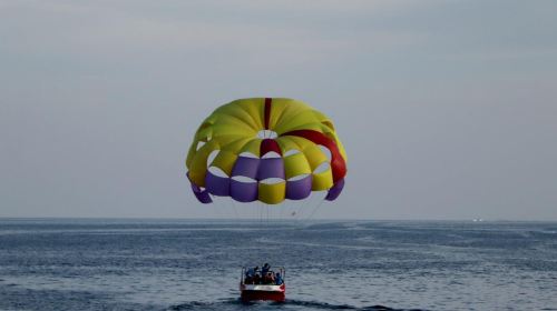 Dubai Attraction: Parasailing Day Tours 4